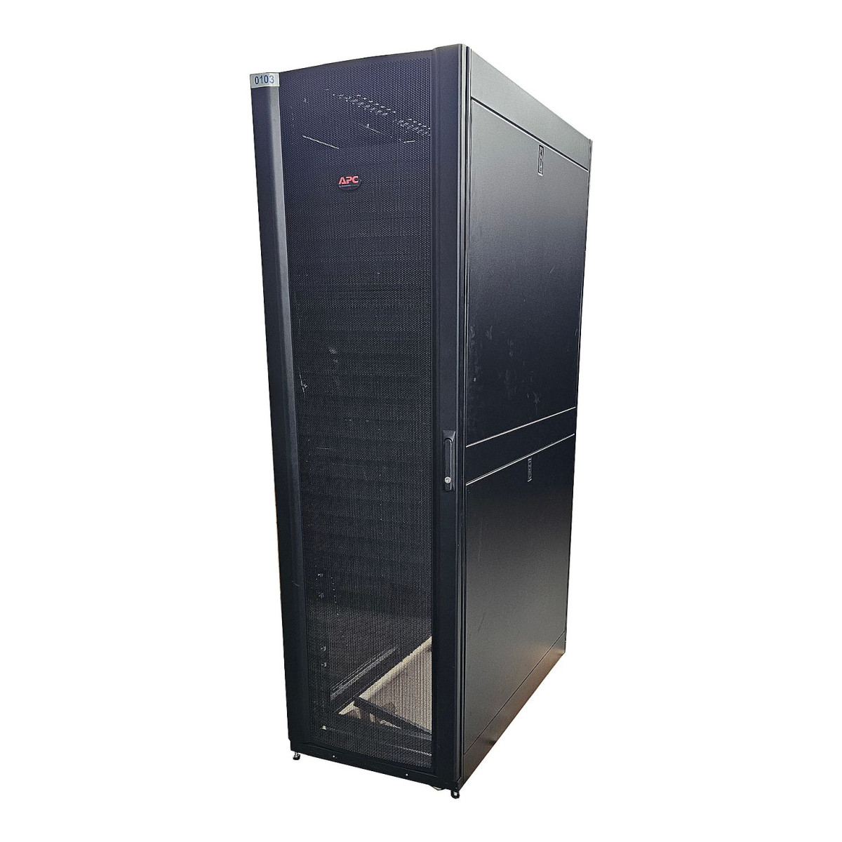 SZAFA RACK SERWEROWA APC AR3300 19'' 42U 600x1200 3xORGANIZER KLUCZ ZŁOŻONA SZAFA RACK SERWEROWA APC AR3300 19'' 42U 600x1200 3xORGANIZER KLUCZ ZŁOŻONA
