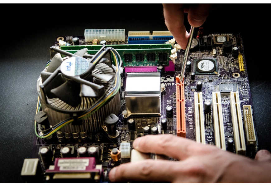 Z czego składa się komputer? Jak dobrać jego komponenty?